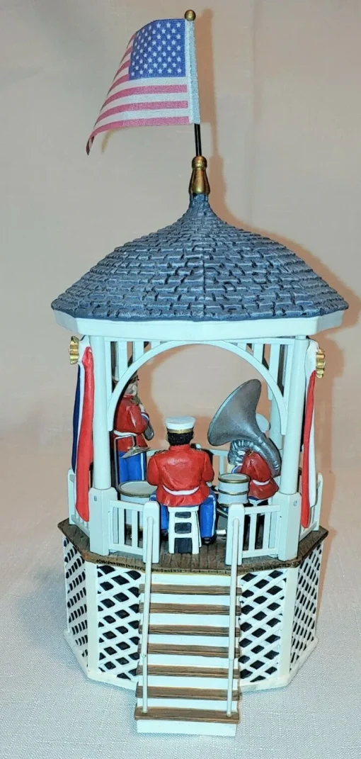 Department 56 Cic, Gazebo Music Box "Stars And Stripes Forever", 56.55502, Christmas In The City^ Stocking / Skirt