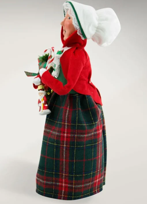 Byers Choice Grandmother Shopper^ Byers Choice Carolers